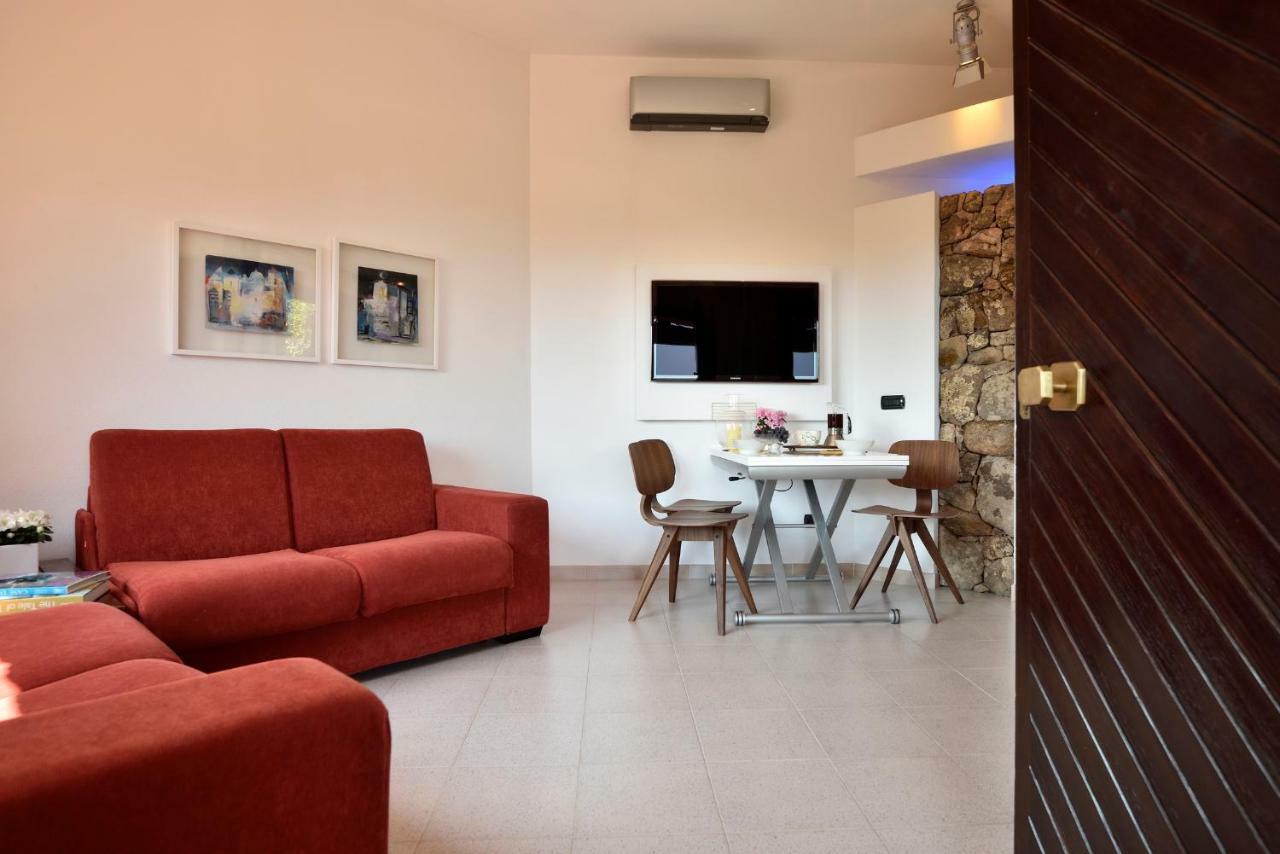 Residence L'Ea Di Lavru - Appartamenti Mono-Bilo-Trilocali Porto San Paolo  Dış mekan fotoğraf